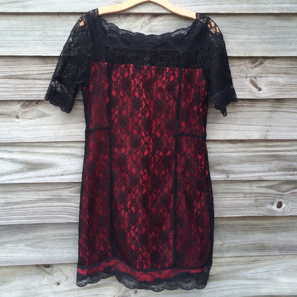 🎉🎉🎉🎉HP TOP TRENDS🎉🎉 Black and red lace dress - Perfect for Specia Occasion